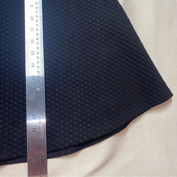 NWT Banana Republic Textured Black Mini Skirt - Picture 7 of 7